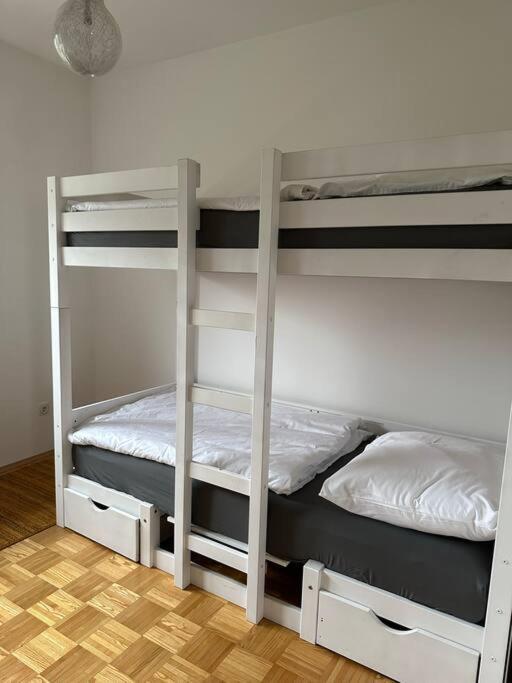 Freundliche Wohnung Naehe Weinstrasse Fuer 5 Personen Wagna Kültér fotó